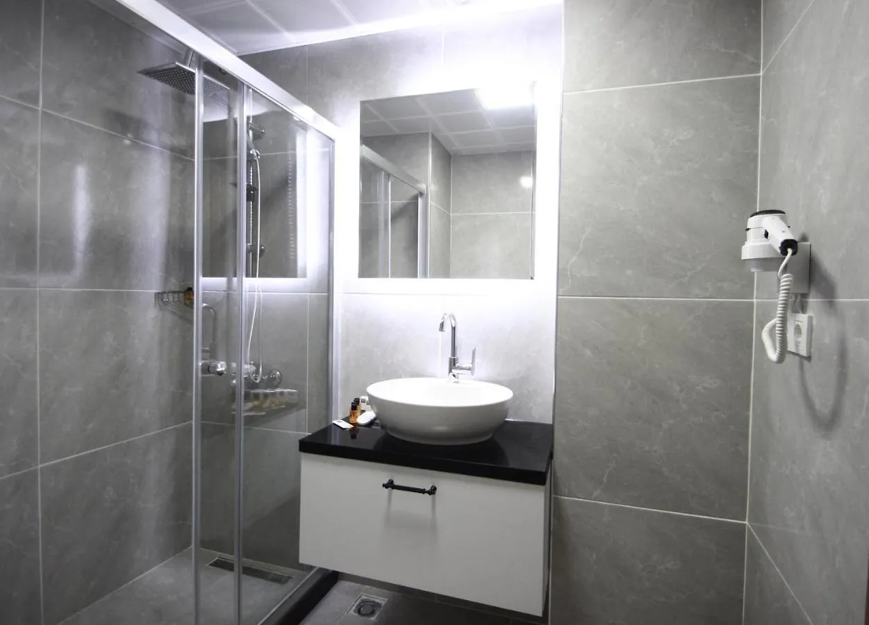 Hira Hotel Istanbul Turkey